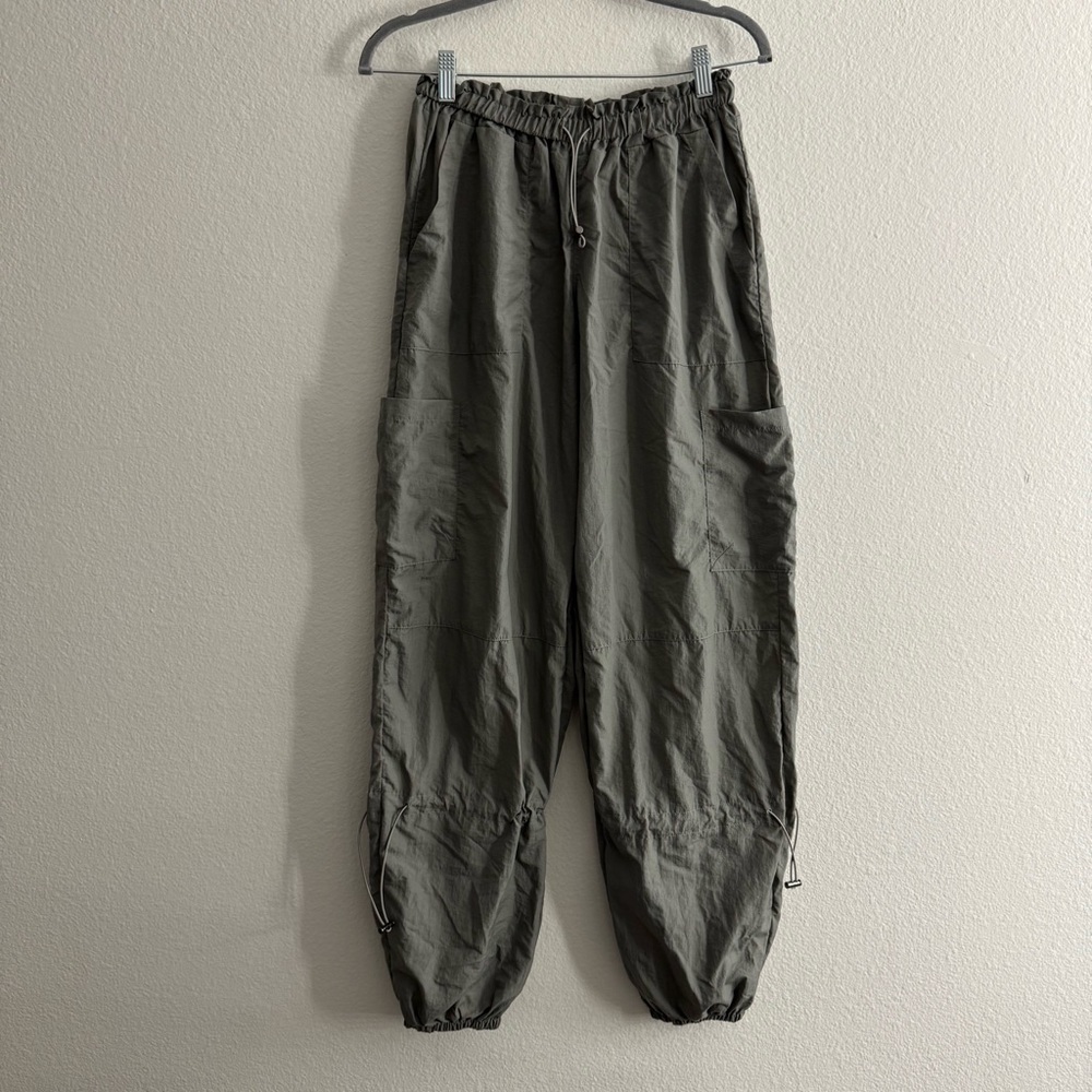 White Fox Grey Cargo Pants Parachute Y2K Style Size XS